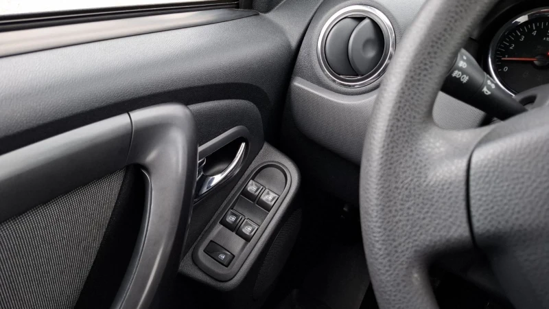 Dacia Duster 1.2TCe NOV VNOS GERMANY, снимка 11 - Автомобили и джипове - 49713232