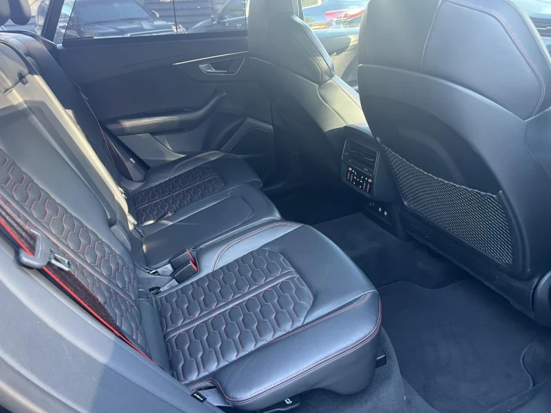 Audi RSQ8 Готов Лизинг/CERAMIC/CARBON/DYNAMIC/B&O, снимка 14 - Автомобили и джипове - 52404985