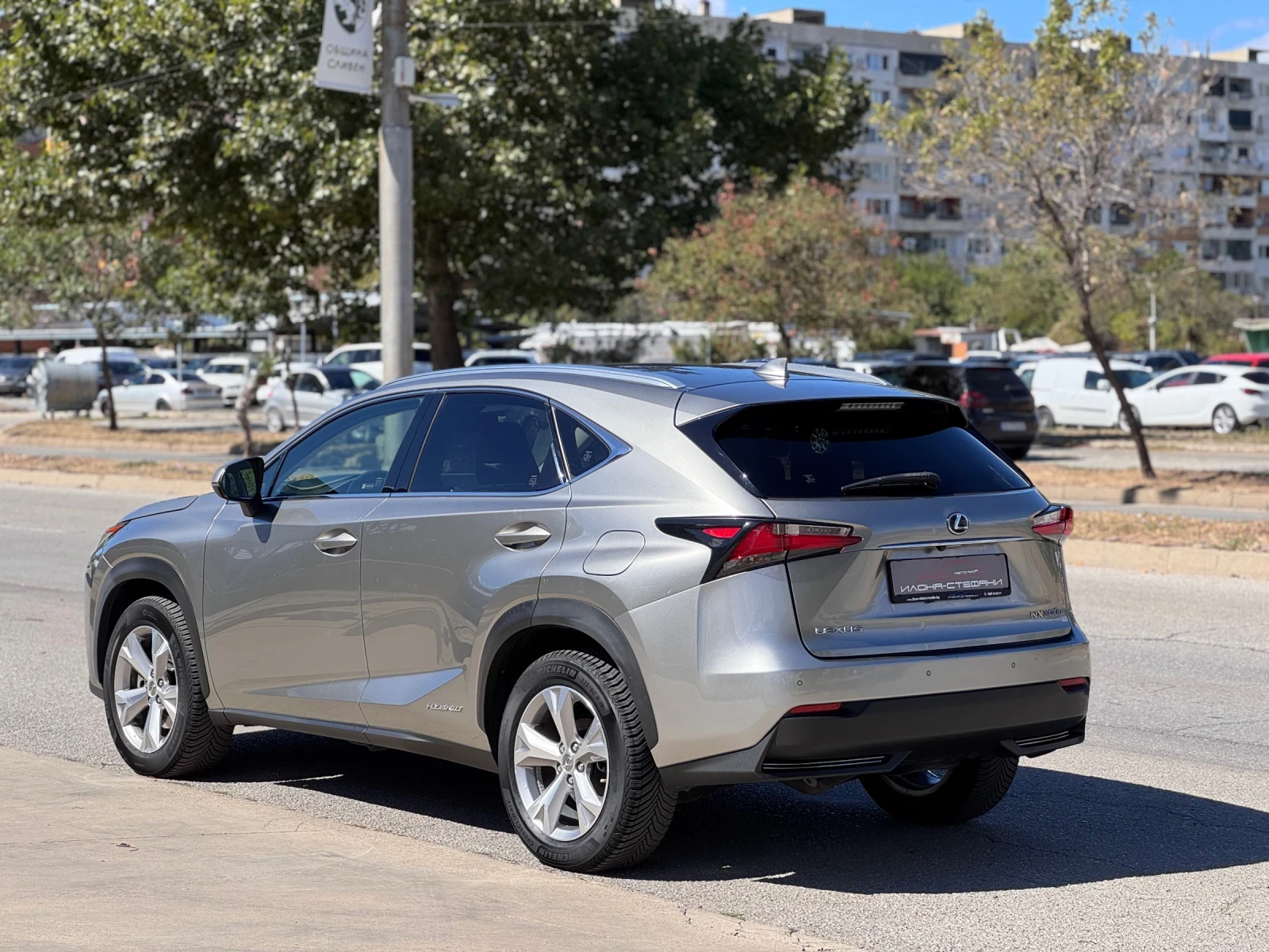 Lexus NX 300h 4x4 * LUXURY* FULL*  - изображение 3