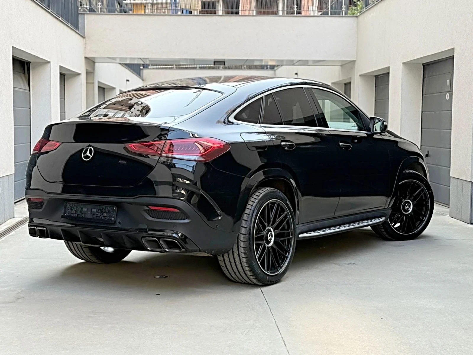 Mercedes-Benz GLE 350 MERCEDES GLE350d 63AMG OPTIC* Coupe* 3xTV* 360* Di, снимка 12 - Автомобили и джипове - 53733804