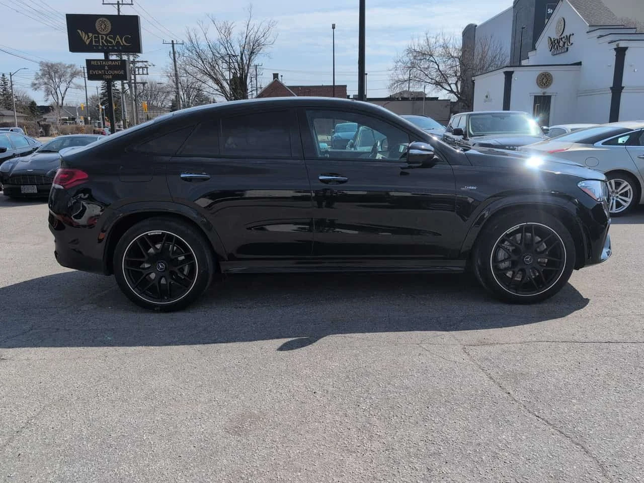 Mercedes-Benz GLE 53 4MATIC * ДИСТРОНИК * 360 * ОБДУХВАНЕ * BURMESTER, снимка 3 - Автомобили и джипове - 54033651