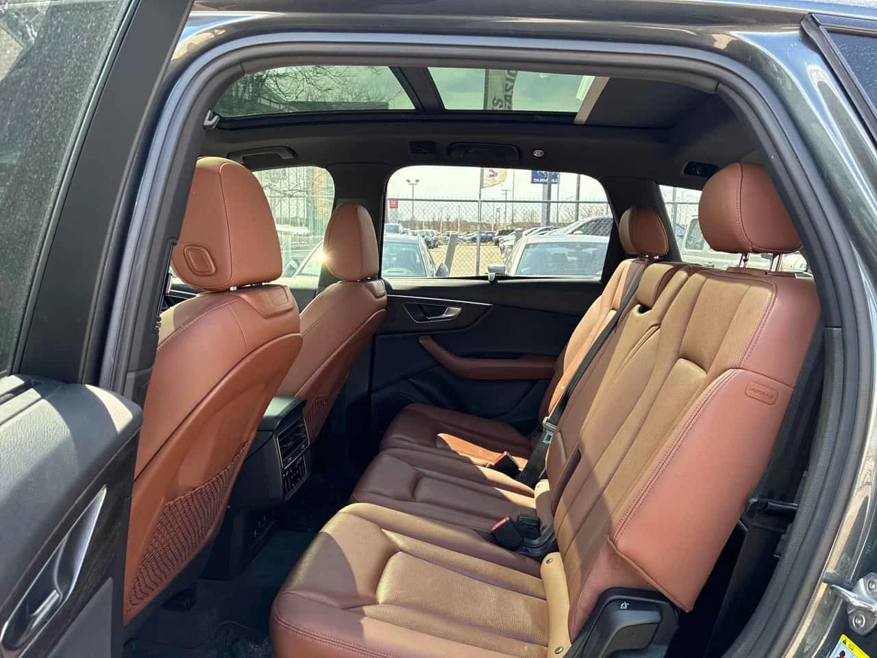 Audi Q7 * Progressiv * ОБДУХВАНЕ * 360 * PANO * CARFAX, снимка 13 - Автомобили и джипове - 54151694