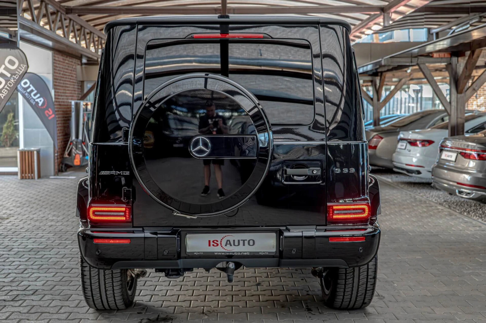 Mercedes-Benz G 63 AMG Exclusive/Burmester/IWC/Камера 360/Шибедах/Алканта, снимка 4 - Автомобили и джипове - 54445412