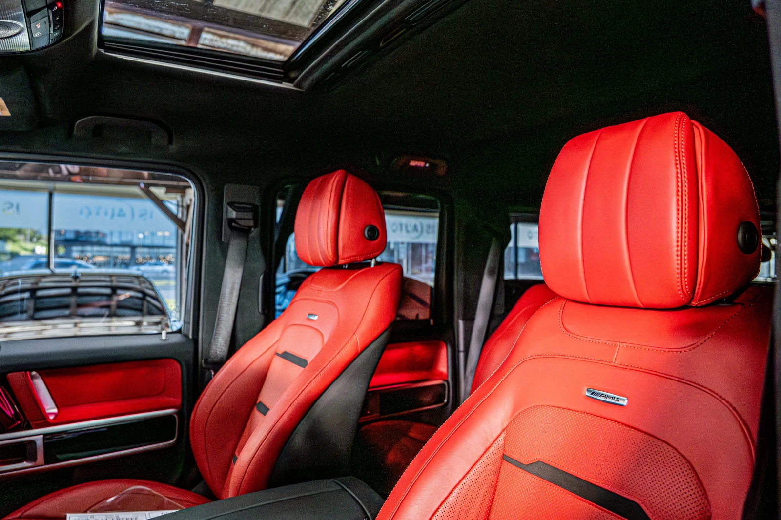 Mercedes-Benz G 63 AMG Exclusive/Burmester/IWC/Камера 360/Шибедах/Алканта, снимка 8 - Автомобили и джипове - 54445412