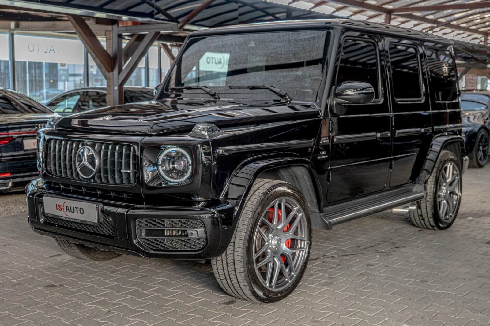 Mercedes-Benz G 63 AMG Exclusive/Burmester/IWC/Камера 360/Шибедах/Алканта, снимка 3 - Автомобили и джипове - 54445412