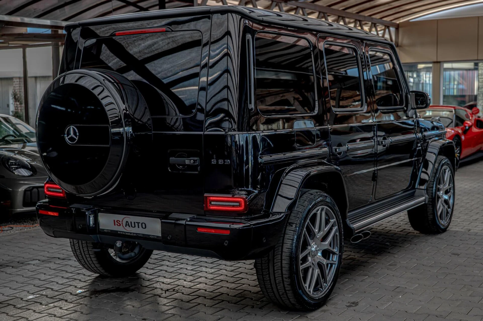 Mercedes-Benz G 63 AMG Exclusive/Burmester/IWC/Камера 360/Шибедах/Алканта, снимка 6 - Автомобили и джипове - 54445412