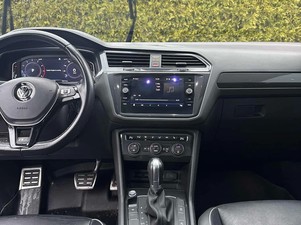 VW Tiguan  | Highline R-DESIGN | LED | | PANO | Keyless , снимка 9 - Автомобили и джипове - 54507960
