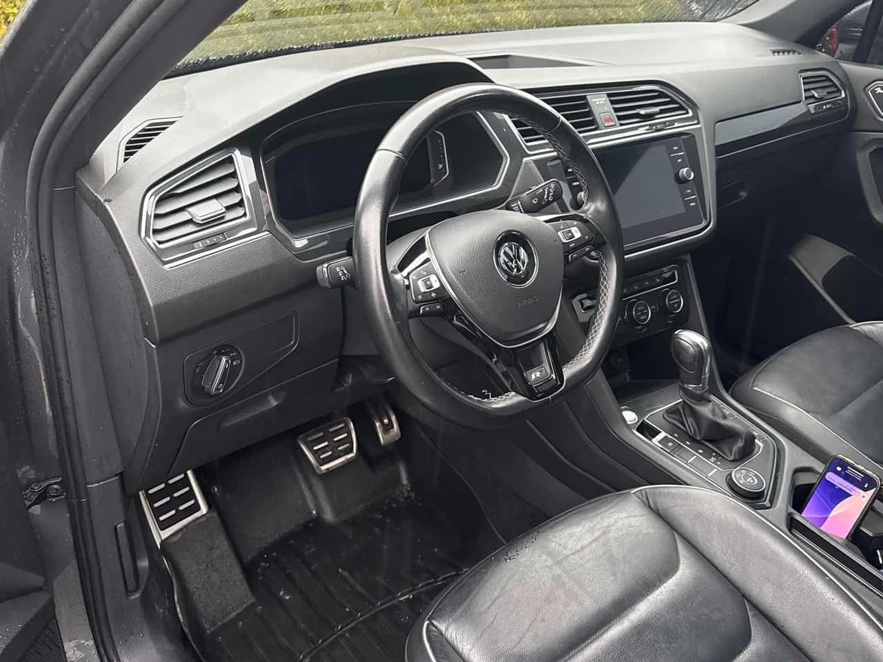 VW Tiguan  | Highline R-DESIGN | LED | | PANO | Keyless , снимка 7 - Автомобили и джипове - 54507960