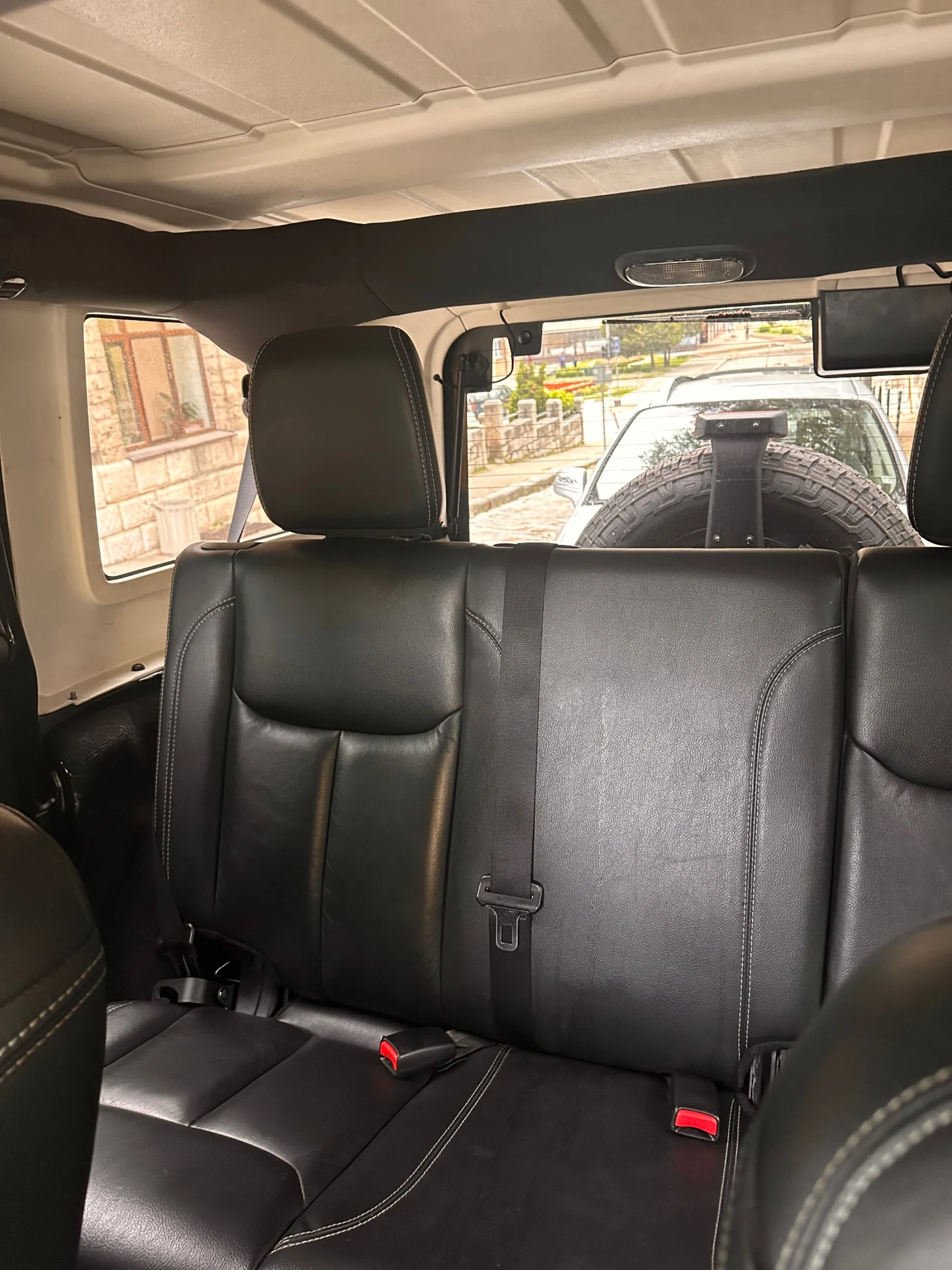 Jeep Wrangler SAHARA, снимка 9 - Автомобили и джипове - 54877734