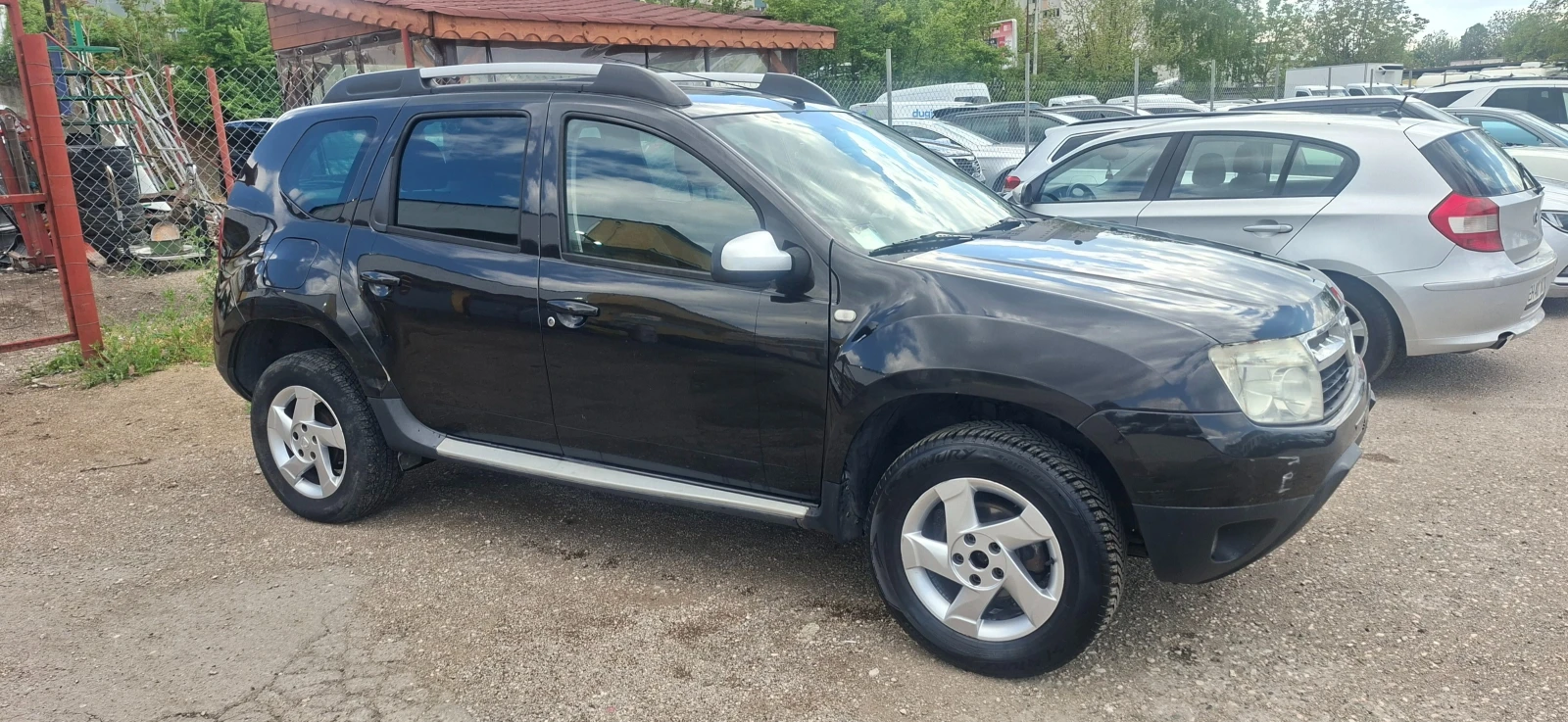 Dacia Duster 1.6 газ, снимка 3 - Автомобили и джипове - 54984958