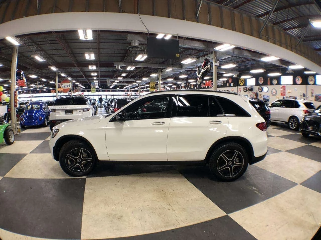 Mercedes-Benz GLC * 300 AMG PKG 4MATIC LEATHER PAN/ROOF NAVI CAMERA , снимка 4 - Автомобили и джипове - 55050072