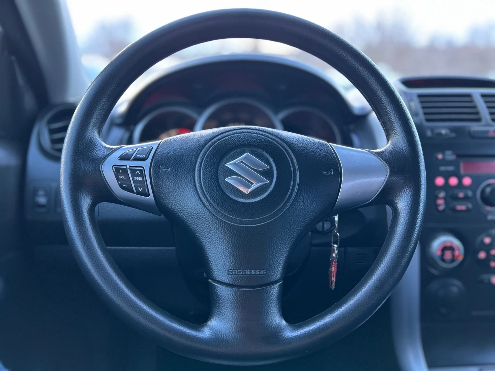 Suzuki Grand vitara 1.6 4x4 КЛИМАТИК, снимка 8 - Автомобили и джипове - 55562221