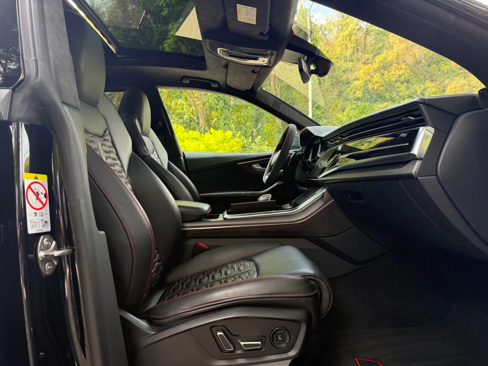 Audi RSQ8 4.0TFSI + ШВЕЙЦАРИЯ+ B&O MATRIX, снимка 12 - Автомобили и джипове - 56201742