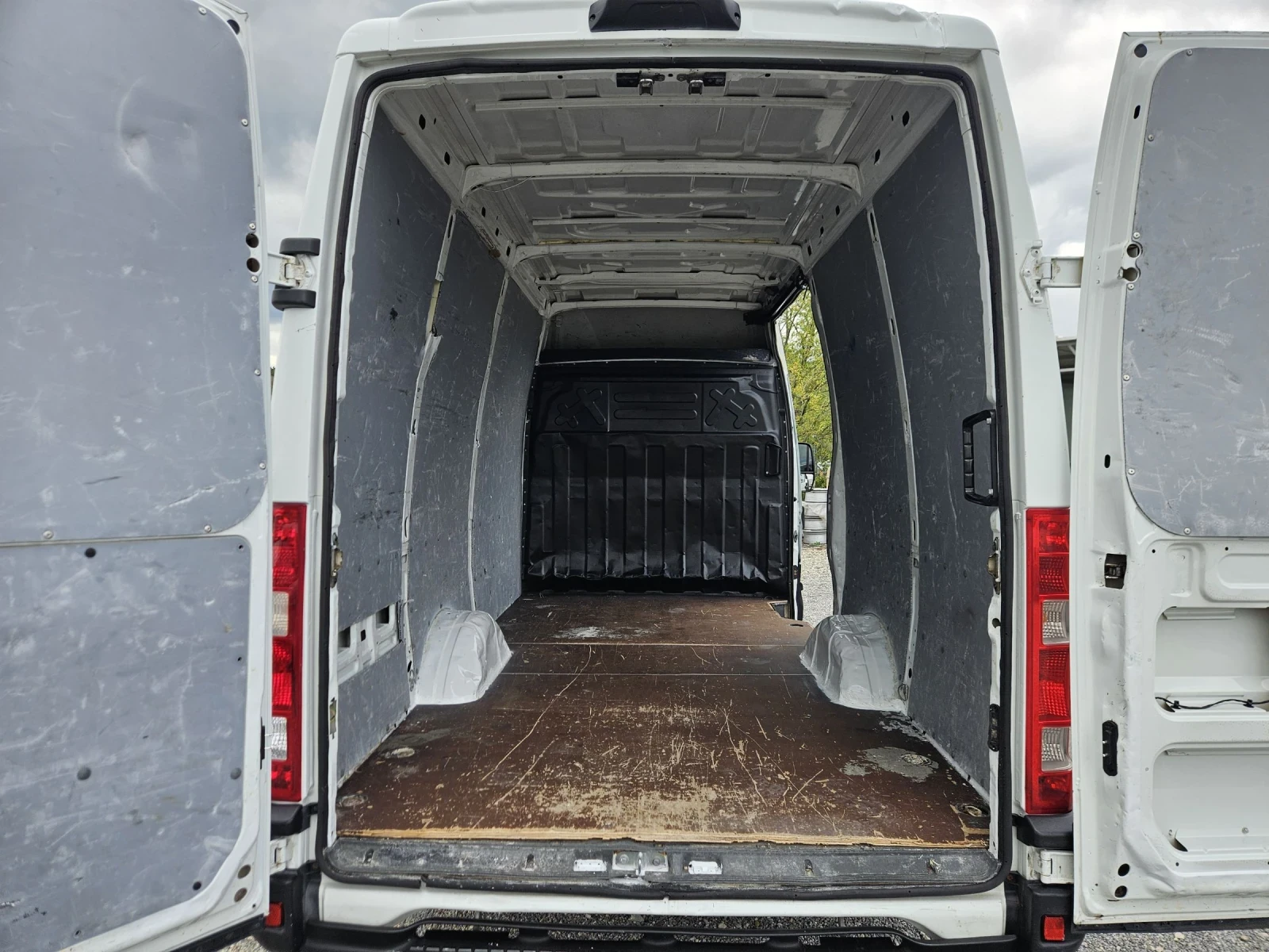 Iveco Daily  2.3 D, снимка 15 - Бусове и автобуси - 54416652