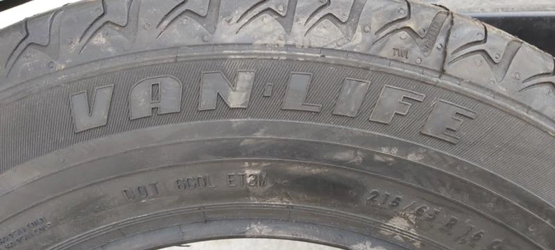 Гуми Летни 215/65R16, снимка 4 - Гуми и джанти - 33033833