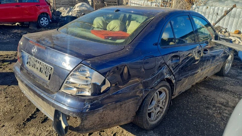 Mercedes-Benz E 220 AUTO, снимка 2 - Автомобили и джипове - 43476889