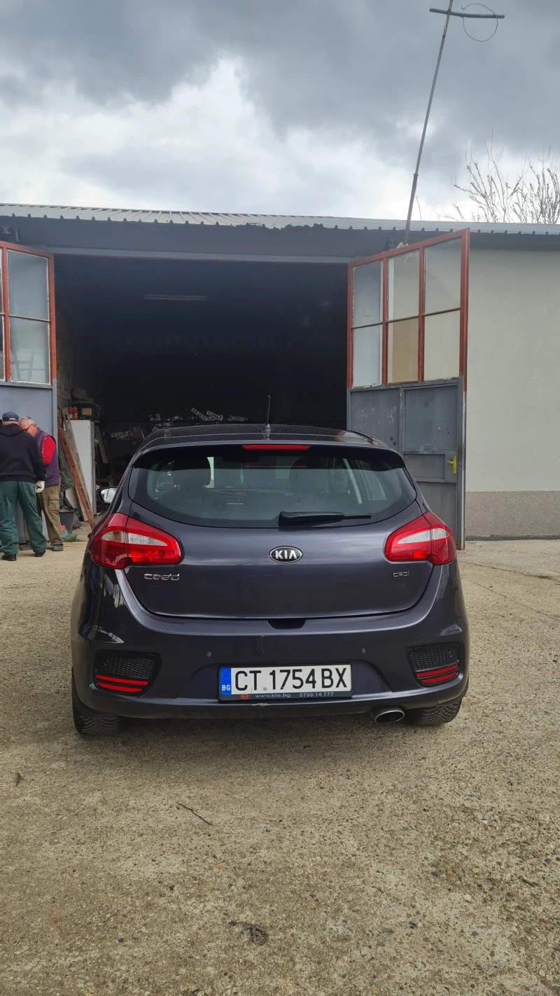 Kia Ceed 1.6 crdi, снимка 4 - Автомобили и джипове - 49577836