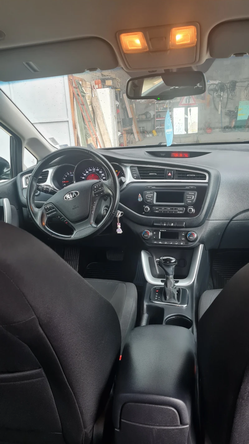 Kia Ceed 1.6 crdi, снимка 8 - Автомобили и джипове - 49577836