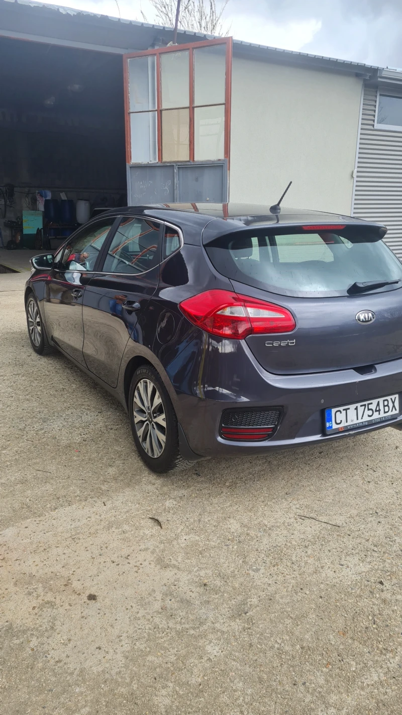 Kia Ceed 1.6 crdi, снимка 2 - Автомобили и джипове - 49577836