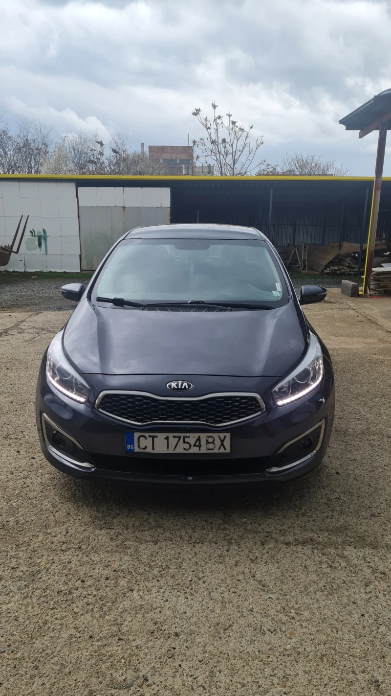 Kia Ceed 1.6 crdi, снимка 3 - Автомобили и джипове - 49577836