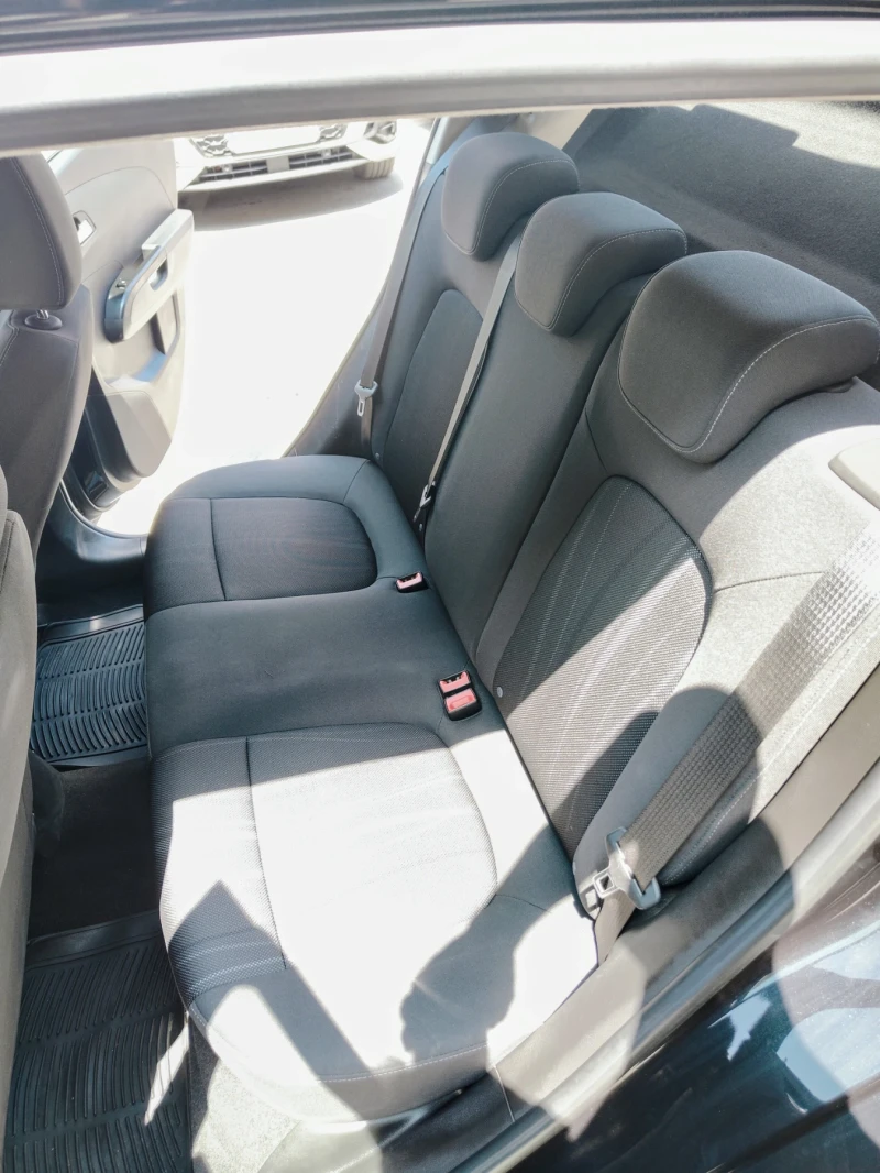 Chevrolet Aveo 1.6 бензин, снимка 10 - Автомобили и джипове - 52555331