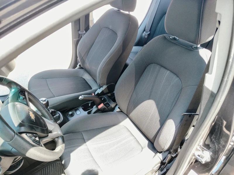 Chevrolet Aveo 1.6 бензин, снимка 8 - Автомобили и джипове - 52555331