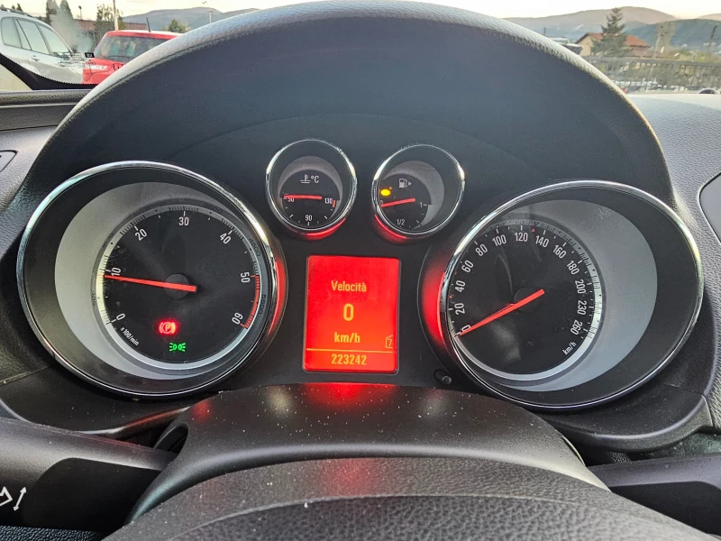 Opel Insignia 2.0CDTI, 160к.с., 6ск., Нави, 2011г., снимка 13 - Автомобили и джипове - 51200119