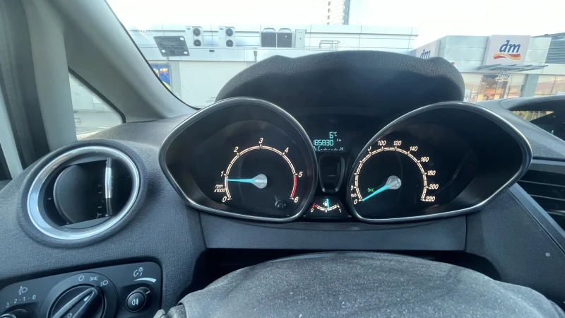 Ford Fiesta M1, снимка 6 - Автомобили и джипове - 52918424