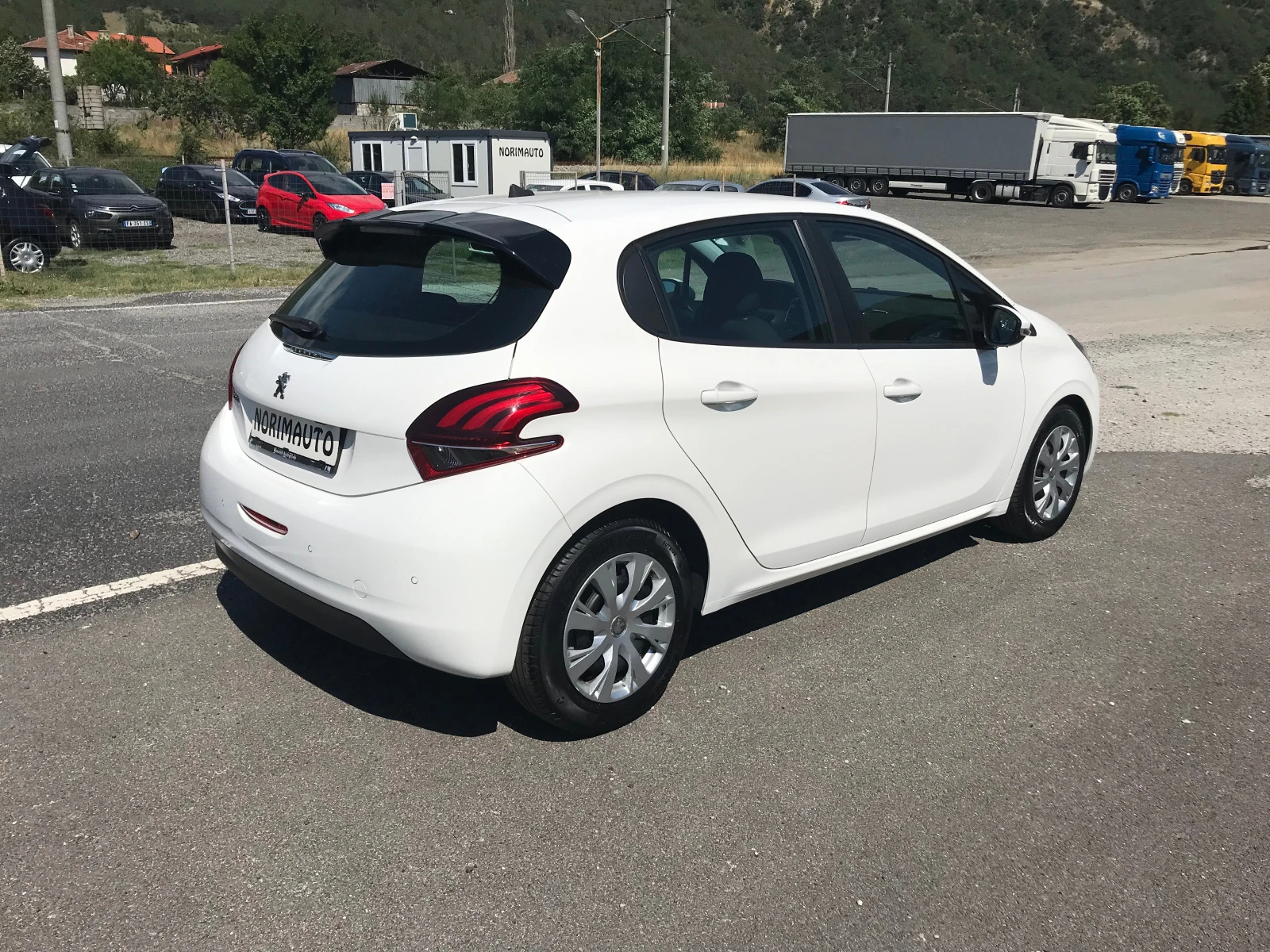 Peugeot 208 1.5HDi/NAVI/PDC/EURO6 - изображение 2