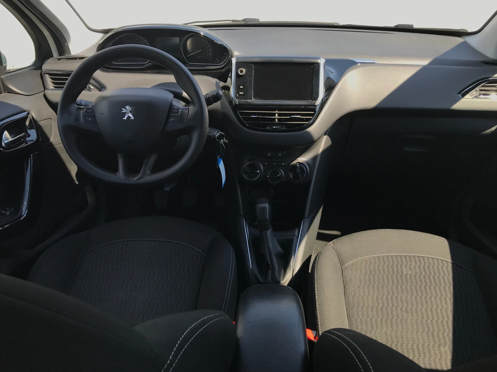 Peugeot 208 1.5HDi/NAVI/PDC/EURO6 - изображение 9