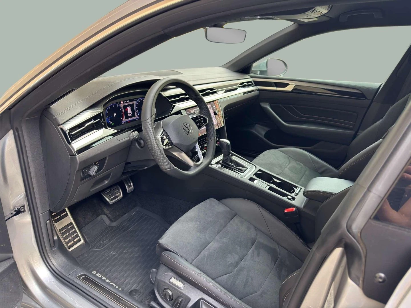 VW Arteon R-Line 2.0 TSI OPF DSG - изображение 5