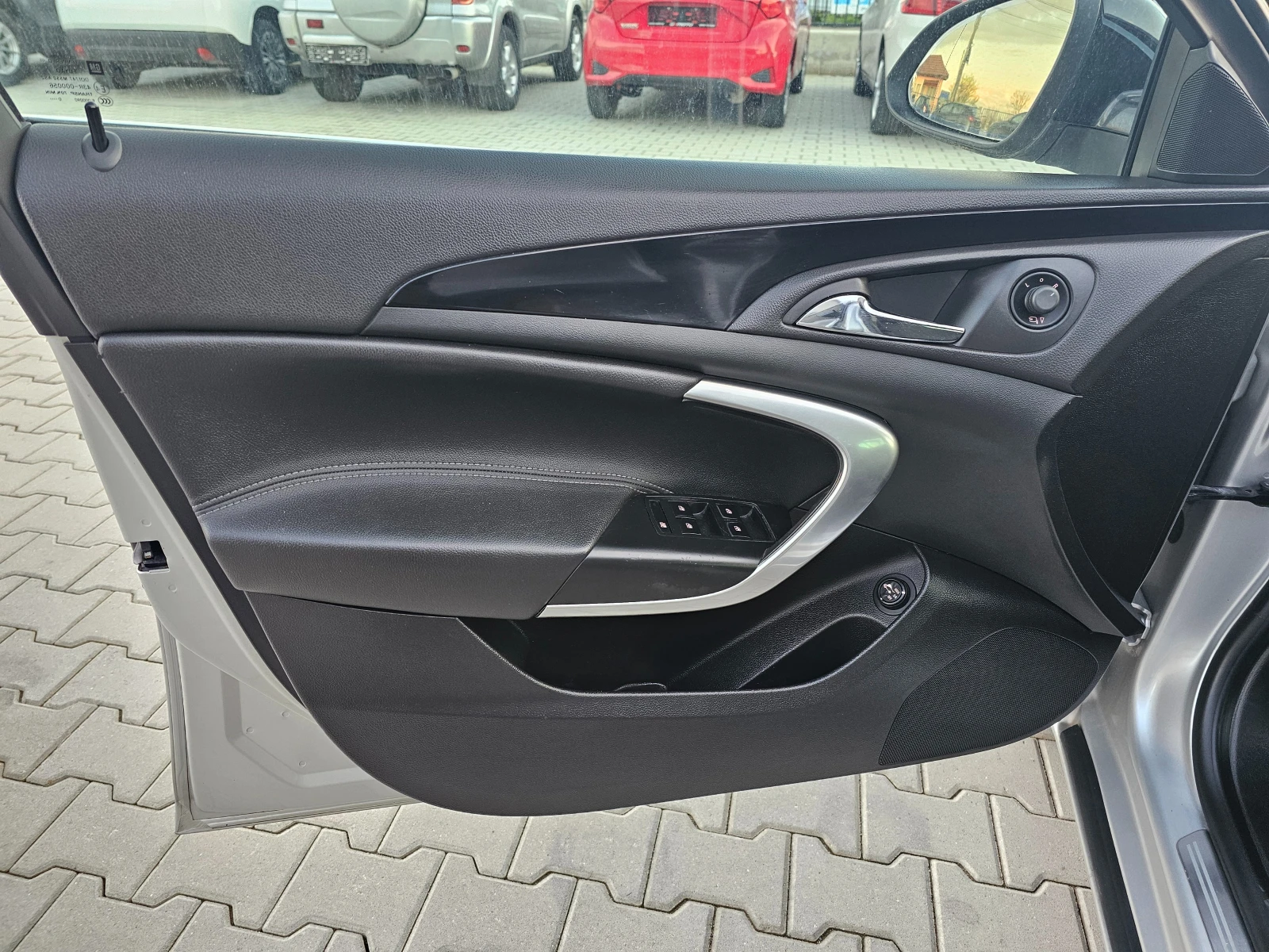 Opel Insignia 2.0CDTI, 160к.с., 6ск., Нави, 2011г. - изображение 9