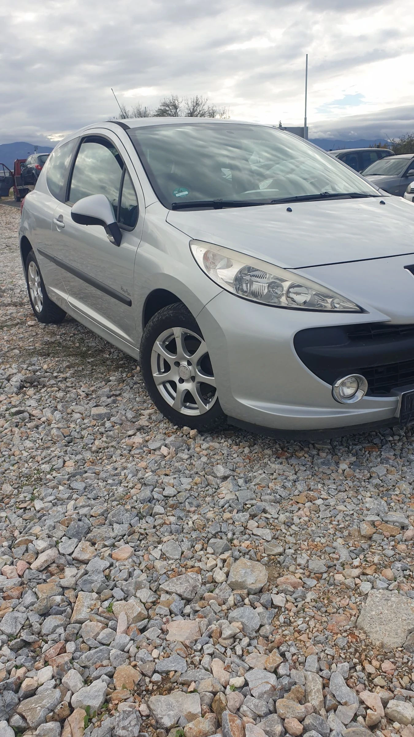 Peugeot 207 1.4 - изображение 3