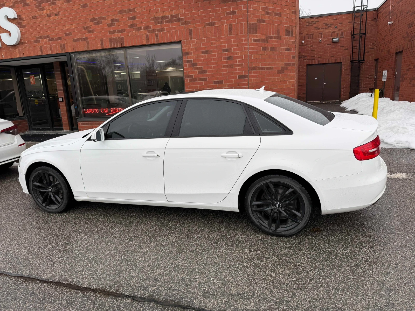 Audi A4 QUATTRO* KOMFORT* KEYLESS АвтоКредит(ЦЕНА ДО БГ) - изображение 4