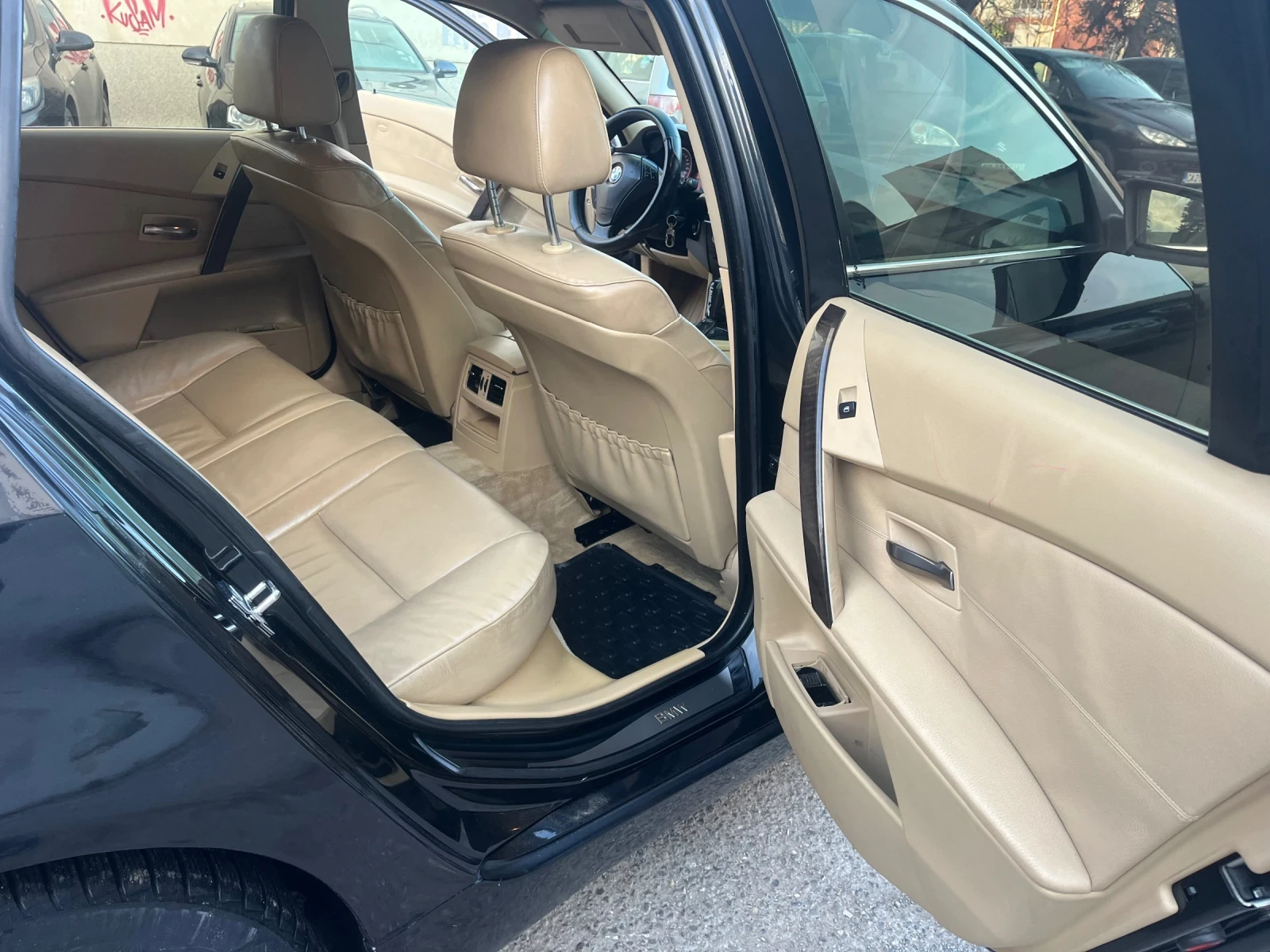 BMW 530  Xdrive, снимка 11 - Автомобили и джипове - 53792620