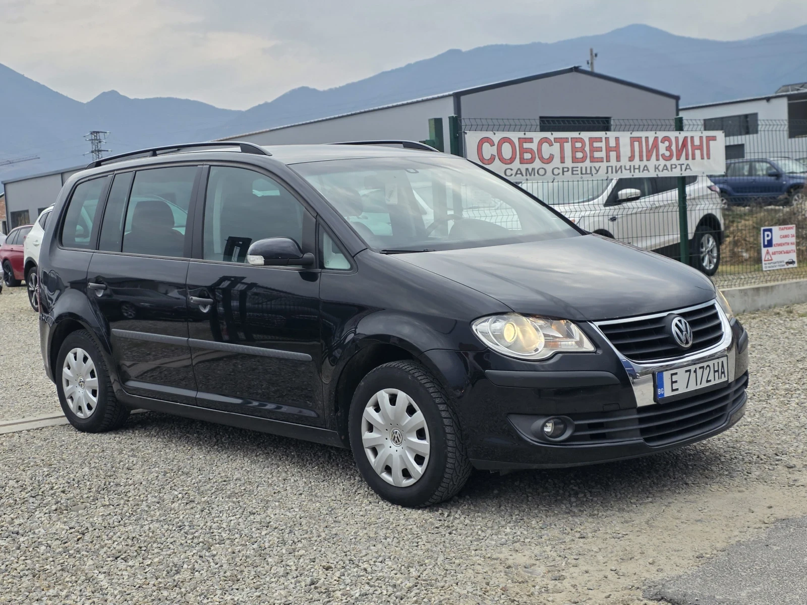 VW Touran 1.6i SR.Facelift.Топ състояние.Собствен лизинг!!!, снимка 3 - Автомобили и джипове - 53877266
