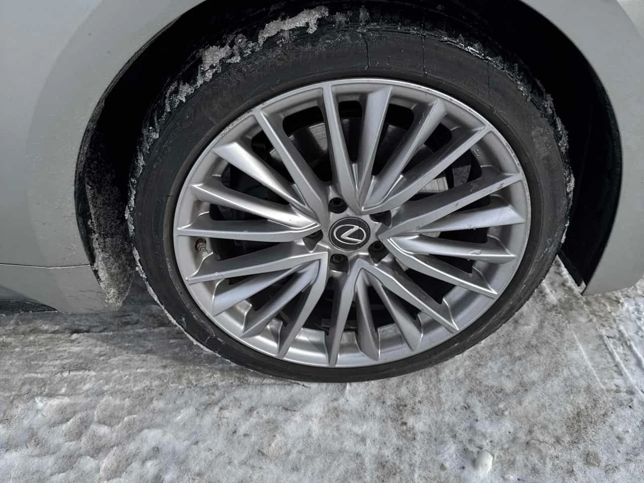 Lexus IS 300 * DISTRONIC* ОБДУХВАНЕ* ШИБИДАХ* , снимка 7 - Автомобили и джипове - 53953811