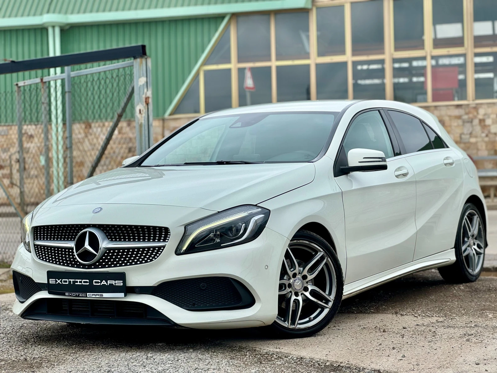 Mercedes-Benz A 200 AMG Line, снимка 3 - Автомобили и джипове - 54089757