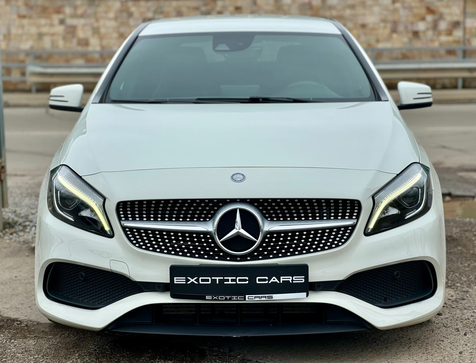 Mercedes-Benz A 200 AMG Line, снимка 2 - Автомобили и джипове - 54089757