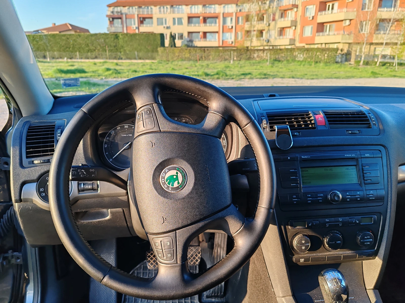 Skoda Octavia II, снимка 7 - Автомобили и джипове - 54247975