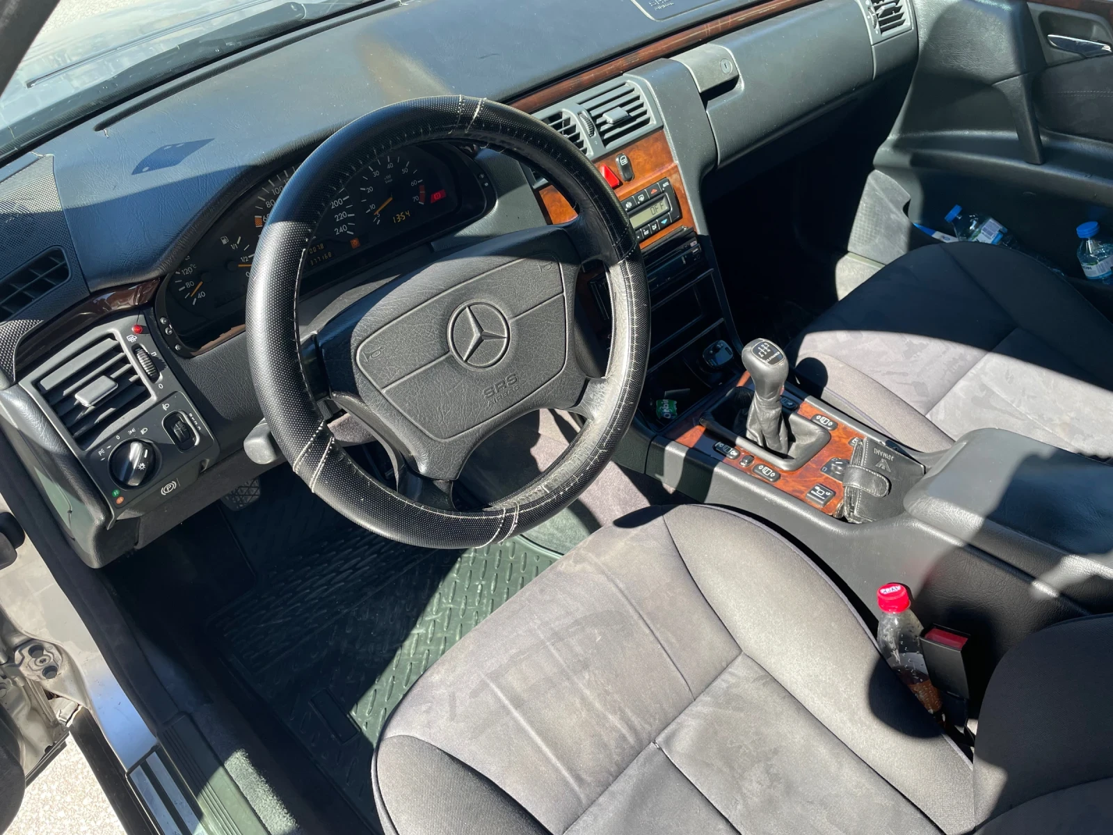Mercedes-Benz E 200 2.0, снимка 11 - Автомобили и джипове - 54572662