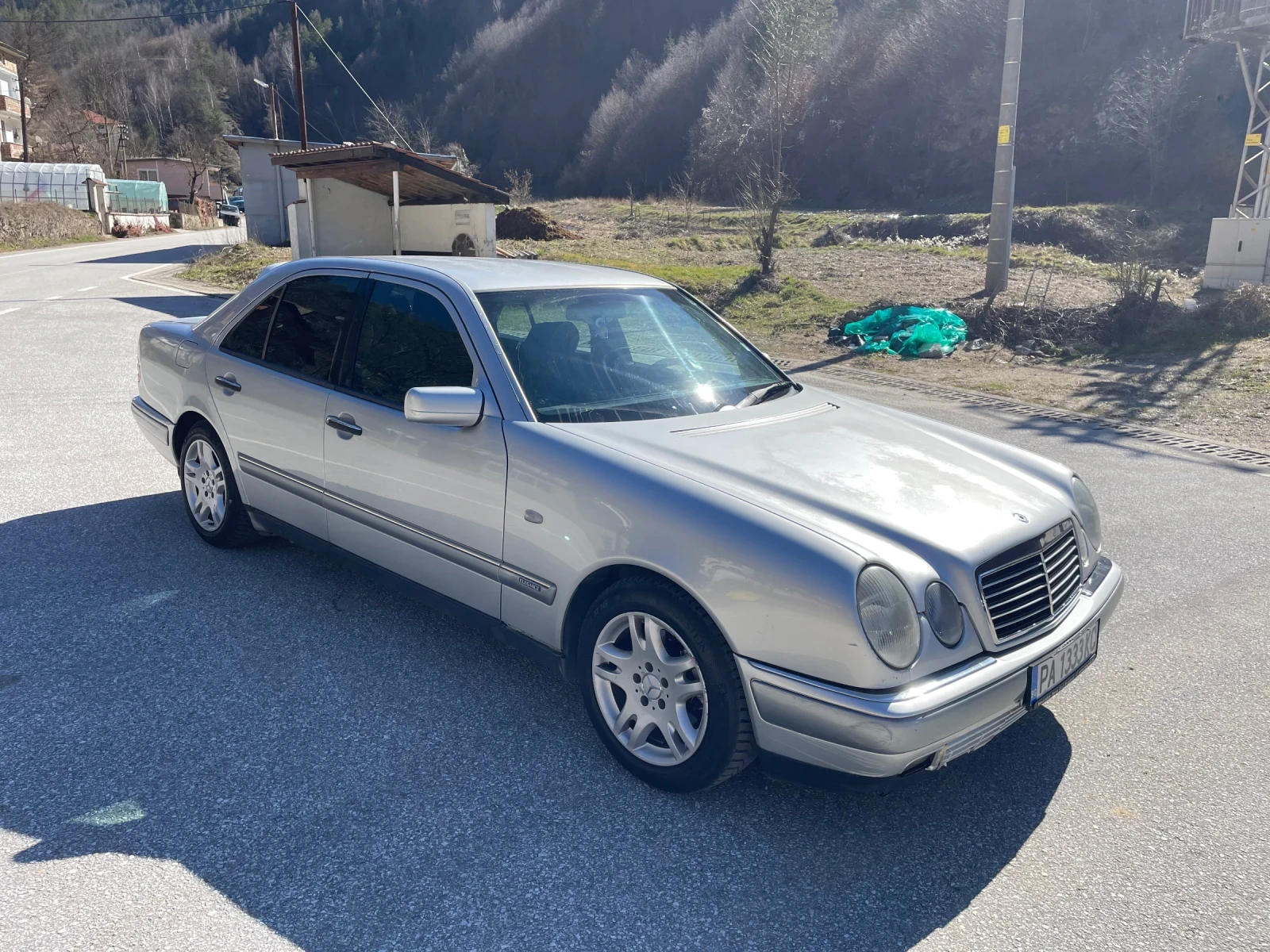 Mercedes-Benz E 200 2.0, снимка 17 - Автомобили и джипове - 54572662