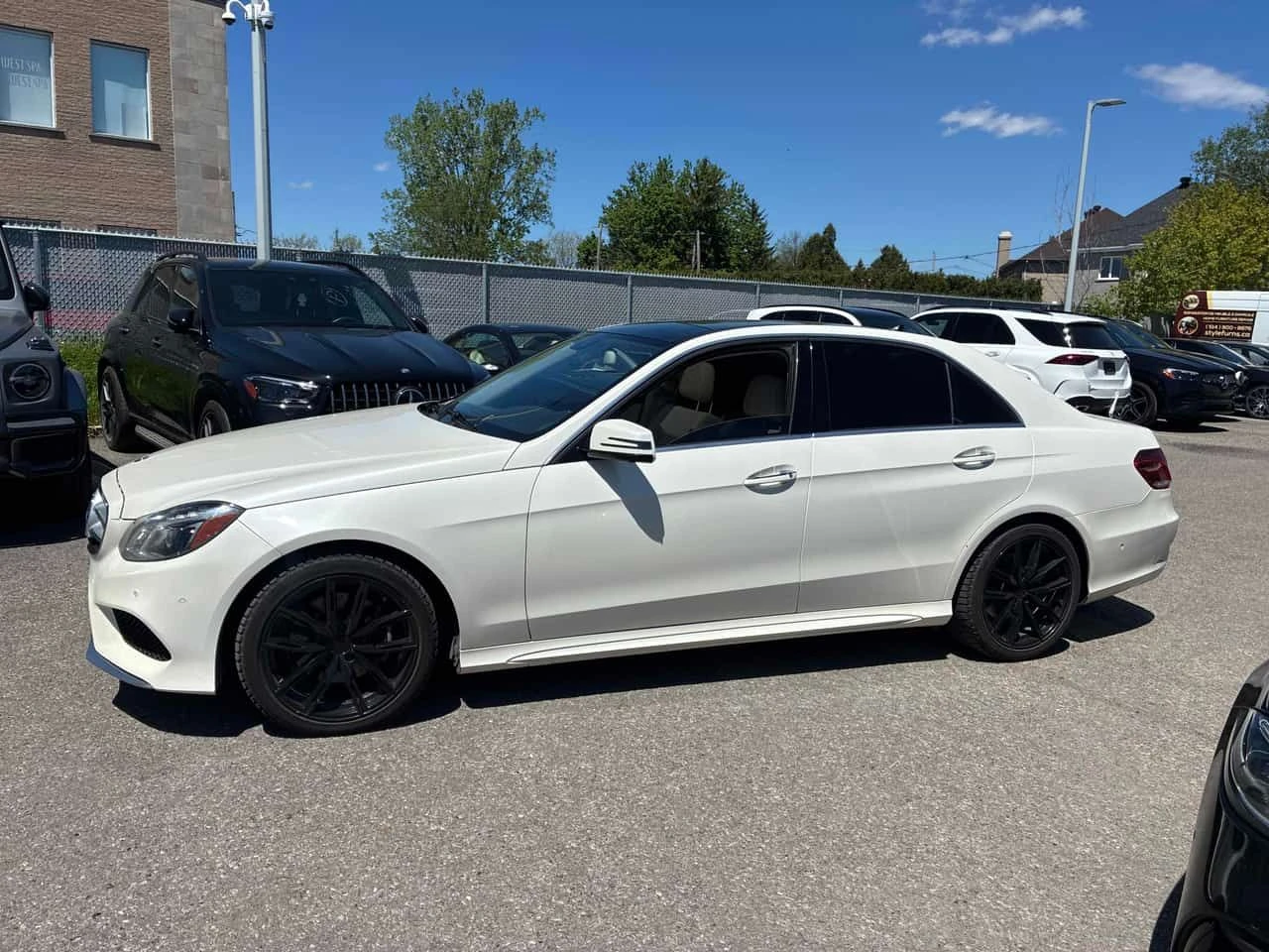 Mercedes-Benz E 300 * АВТОКРЕДИТ БЕЗ ПЪРВОНАЧАЛНА ВНОСКА, снимка 3 - Автомобили и джипове - 54635416