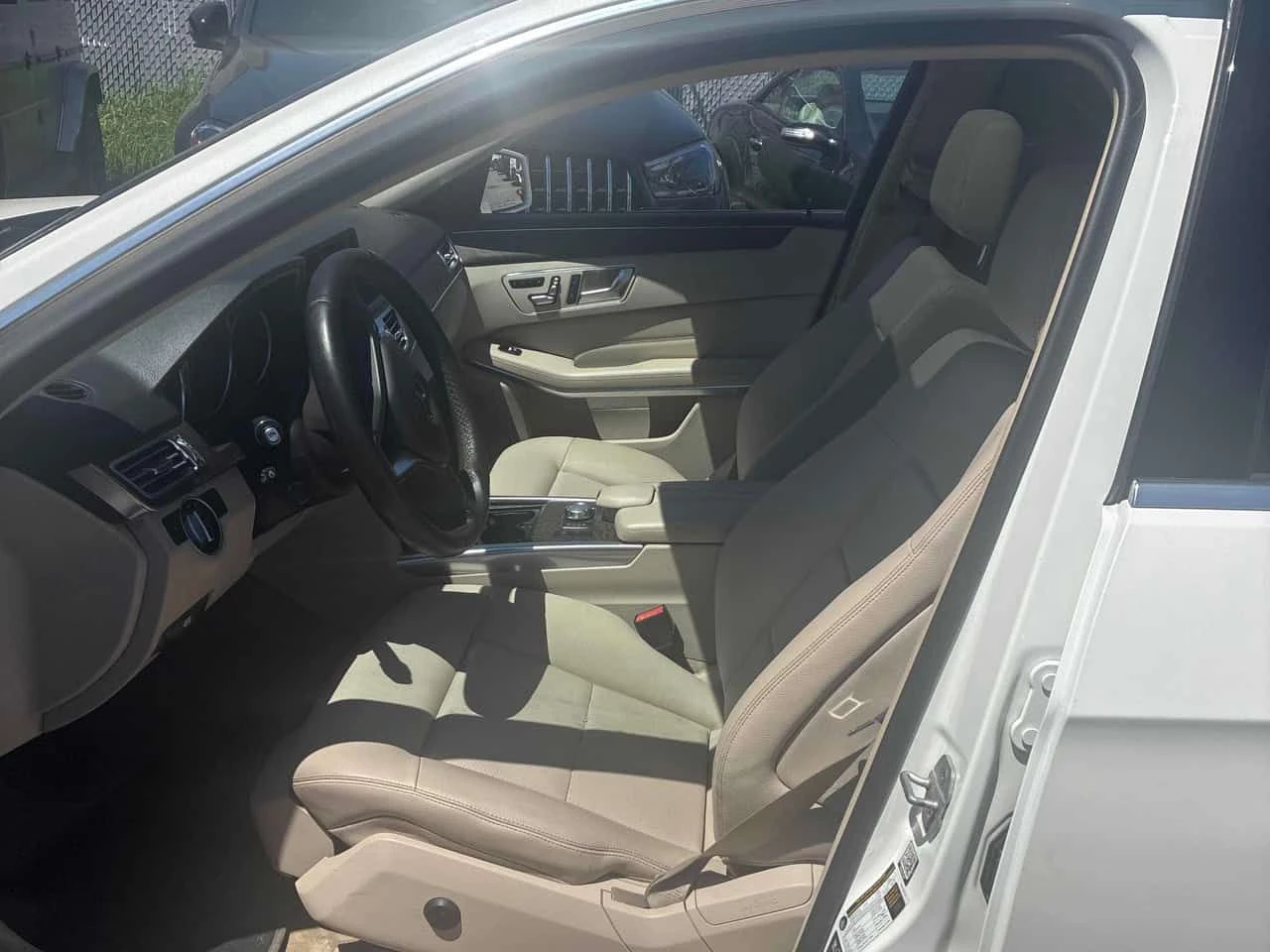 Mercedes-Benz E 300 * АВТОКРЕДИТ БЕЗ ПЪРВОНАЧАЛНА ВНОСКА, снимка 11 - Автомобили и джипове - 54635416