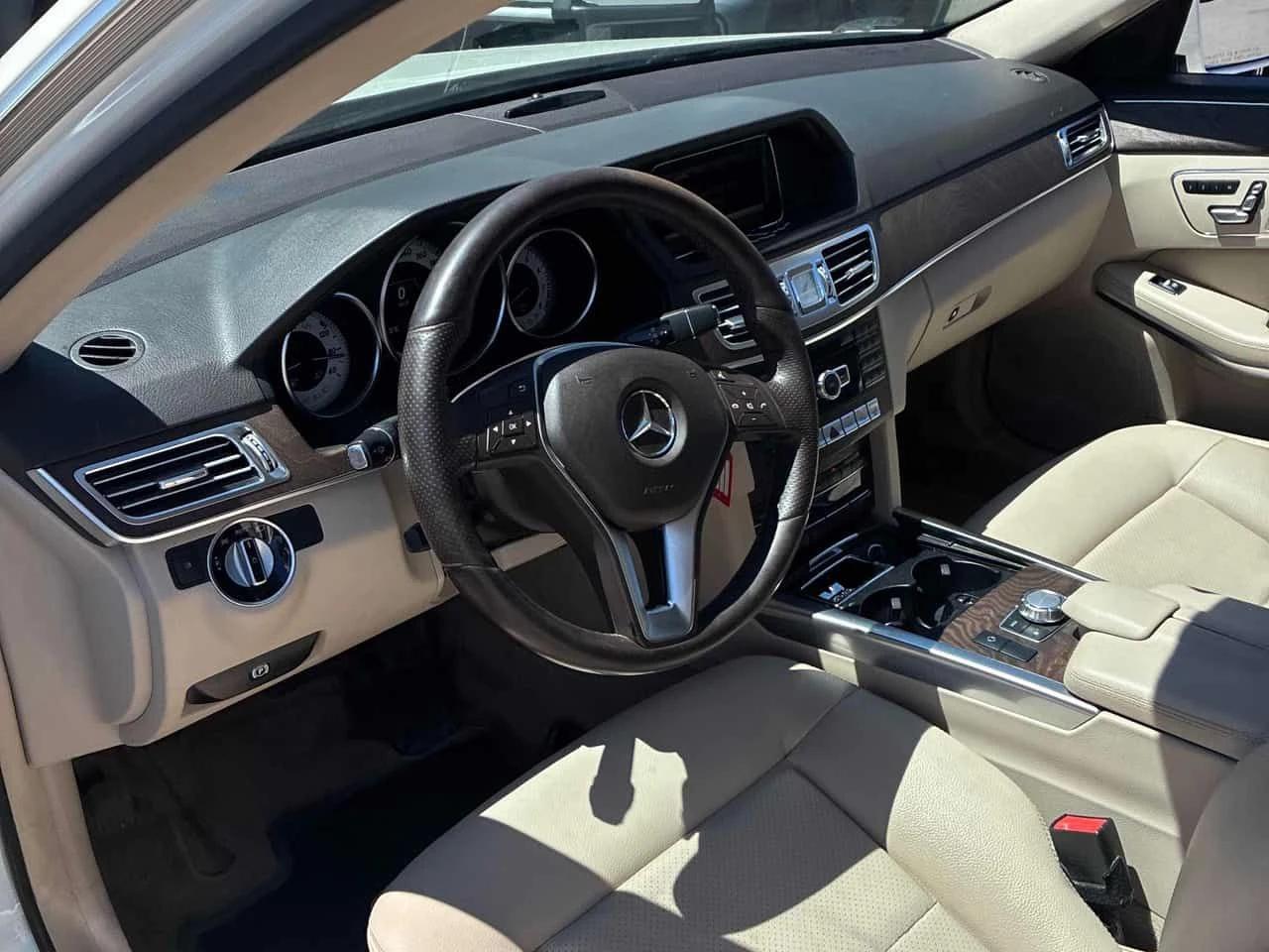 Mercedes-Benz E 300 * АВТОКРЕДИТ БЕЗ ПЪРВОНАЧАЛНА ВНОСКА, снимка 8 - Автомобили и джипове - 54635416
