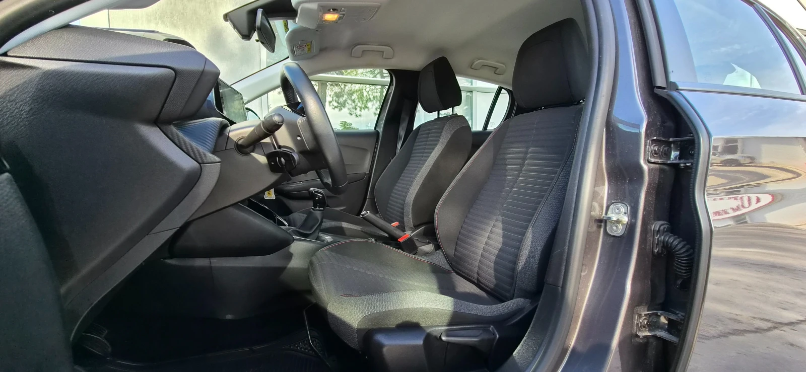 Peugeot 208 75294km. 2022г., снимка 8 - Автомобили и джипове - 54637594
