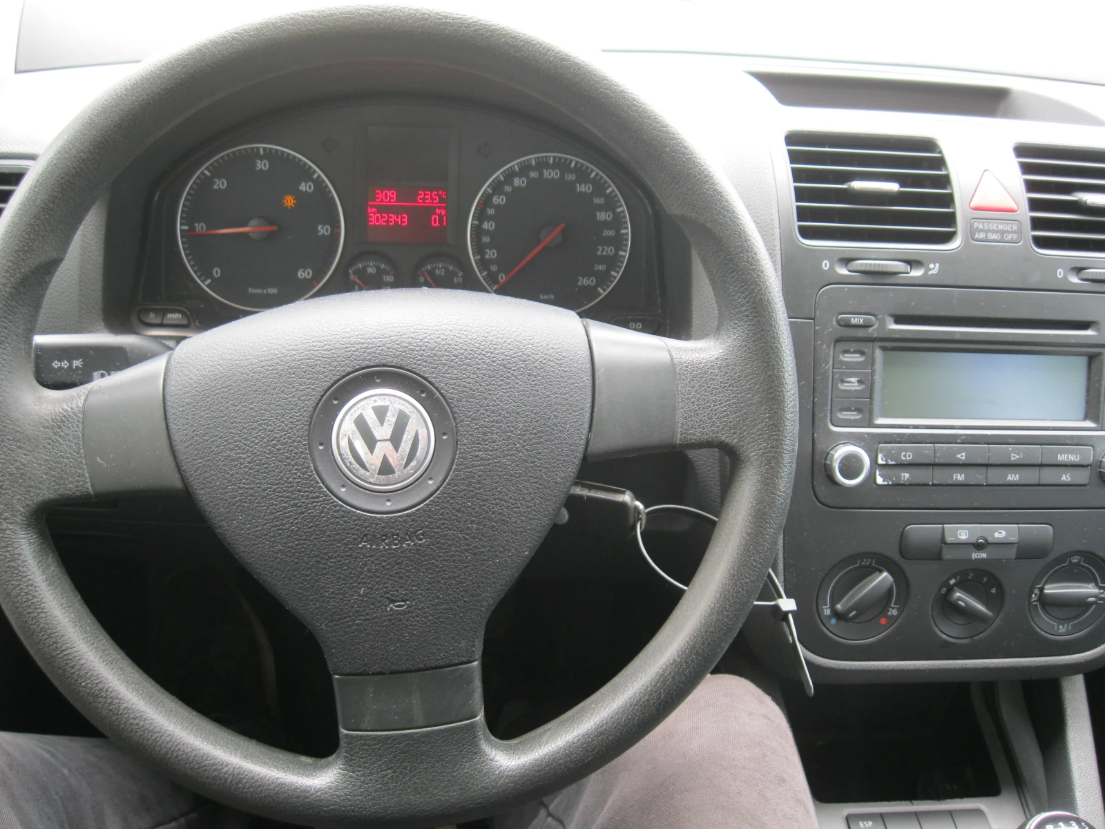 VW Golf 1.9 TDI.  105 ks, снимка 8 - Автомобили и джипове - 54651276