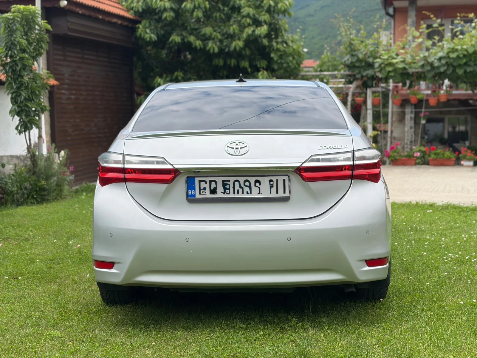 Toyota Corolla 1.6 Facelift / Газ / FULL екстри!, снимка 5 - Автомобили и джипове - 54755053