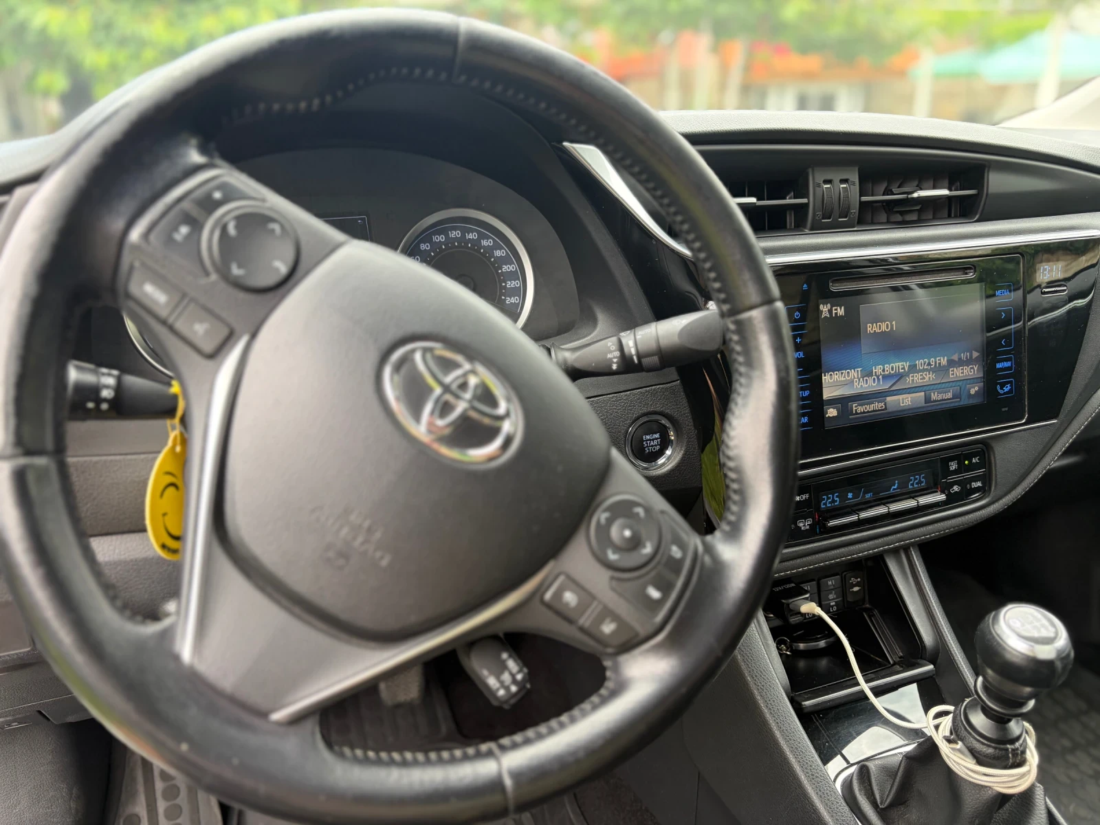 Toyota Corolla 1.6 Facelift / Газ / FULL екстри!, снимка 7 - Автомобили и джипове - 54755053