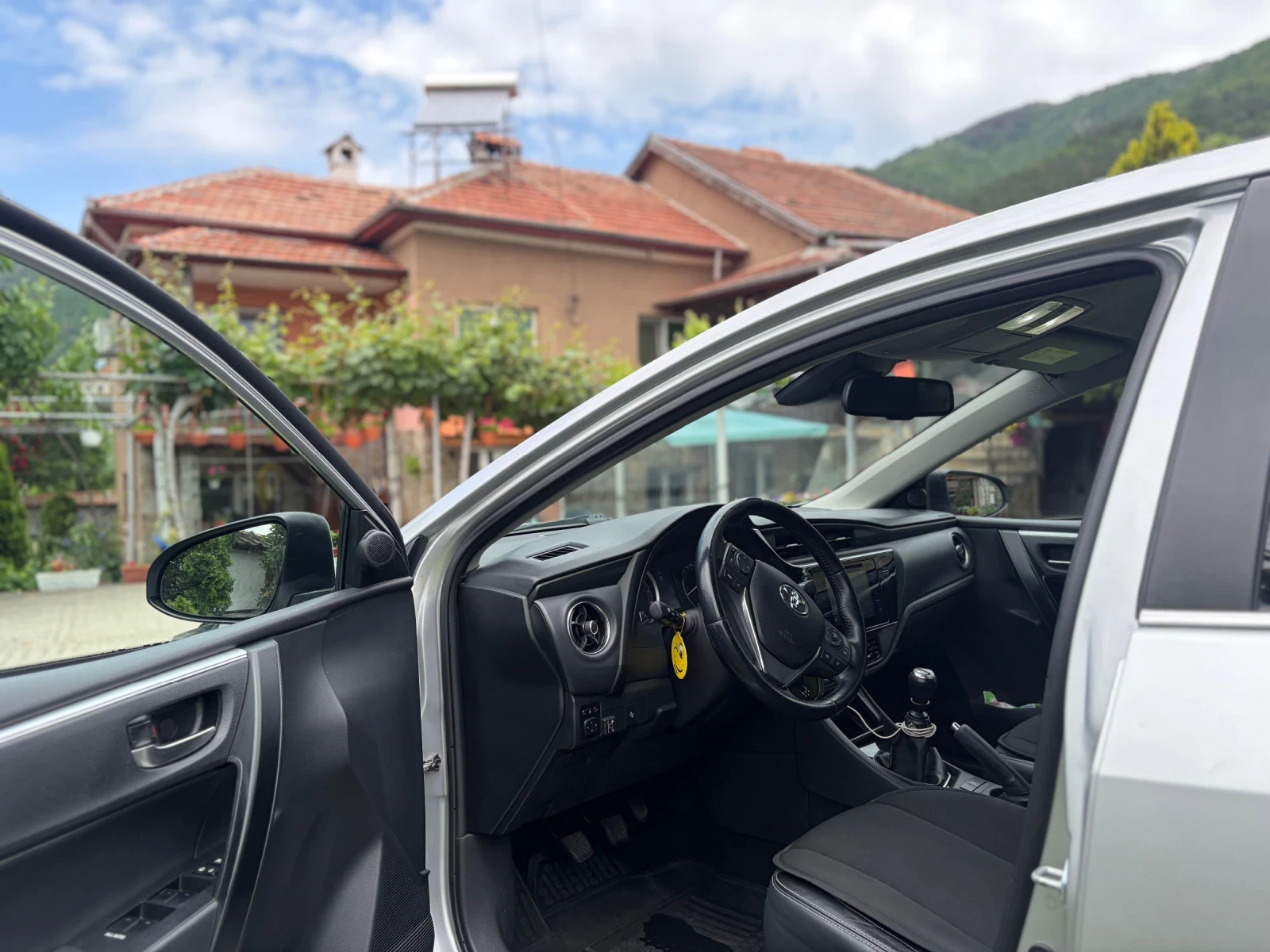 Toyota Corolla 1.6 Facelift / Газ / FULL екстри!, снимка 6 - Автомобили и джипове - 54755053